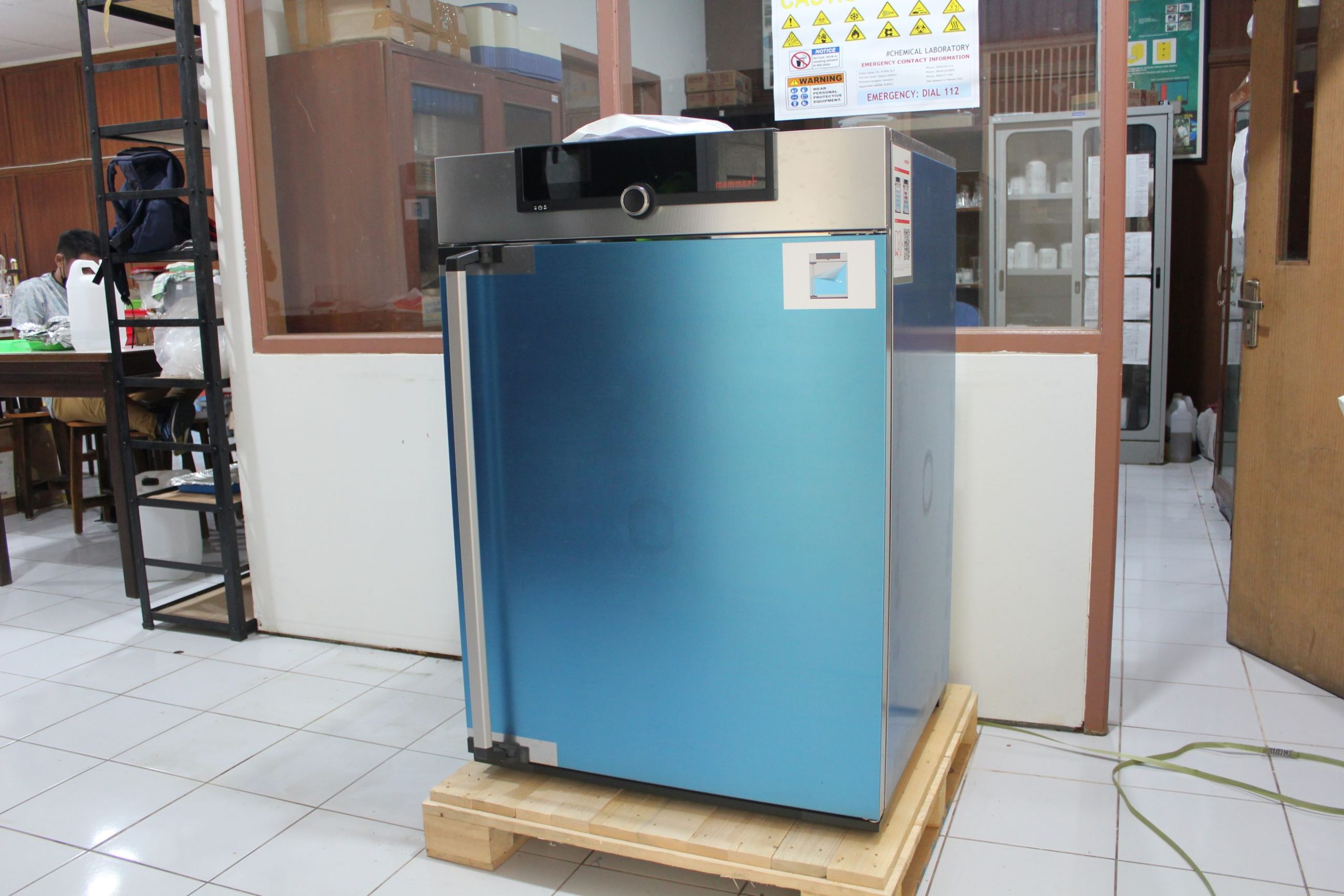 Incubator-large