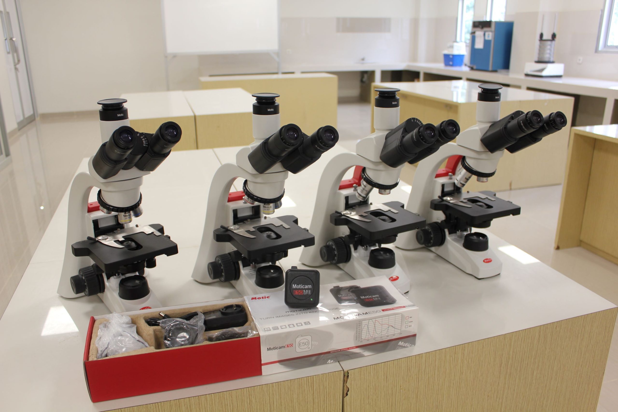 Microscope camera