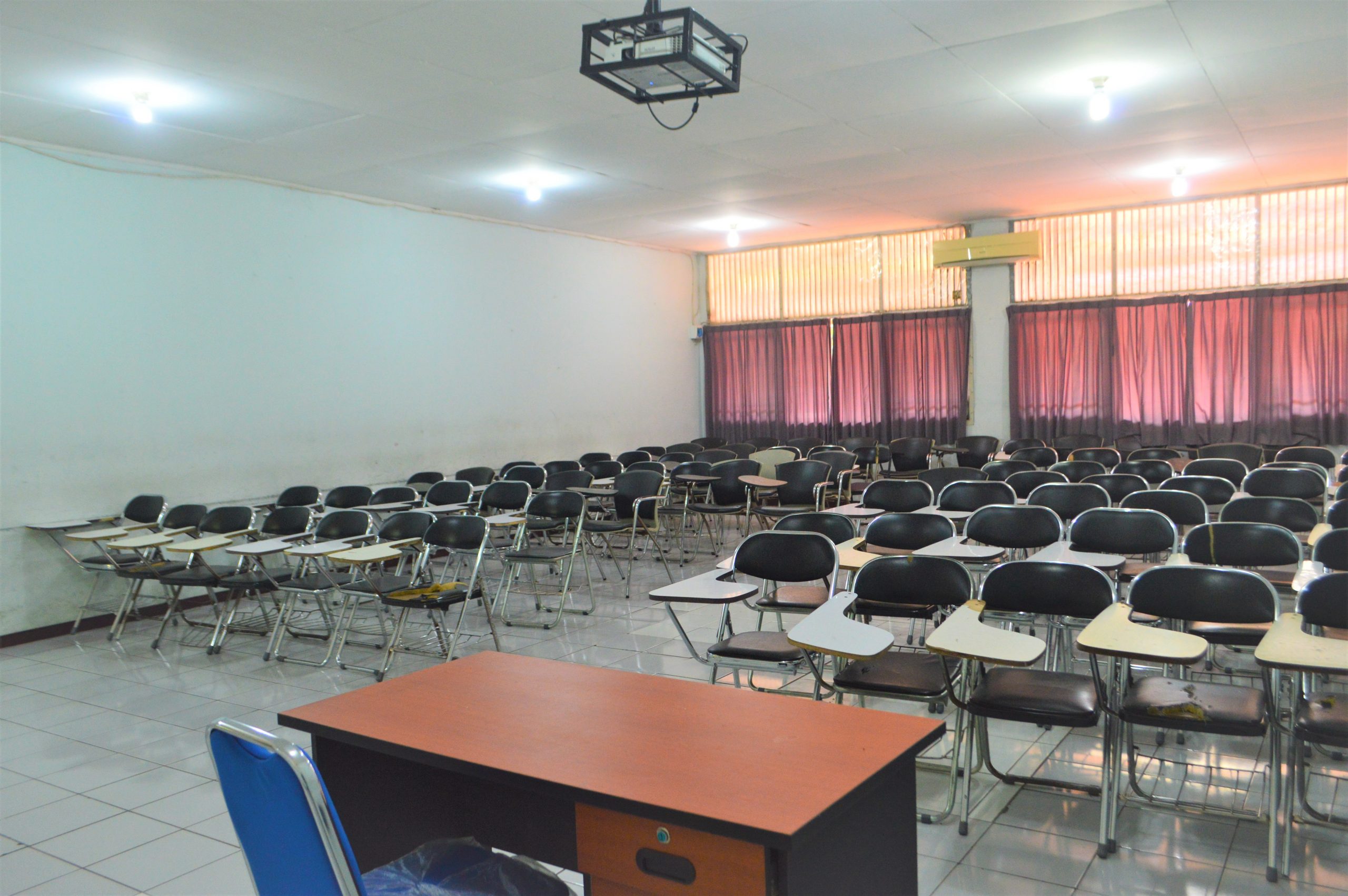 ruang-kelas1-scaled